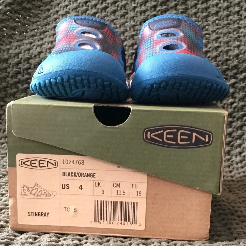 NWT KEEN Toddler’s Stingray Blue/Orange Quick Dry, Rubber, Water Shoes; Size 4